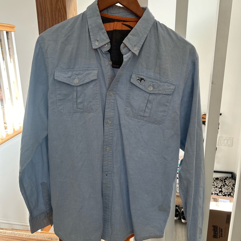 Animal Light Blue Button-Up Shirt SZ MEDIUM NWOT
